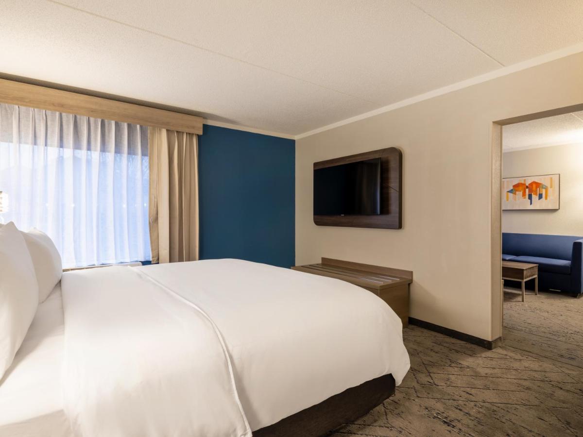 Holiday Inn Express & Suites Greensboro - I-40 Atwendover By Ihg Экстерьер фото