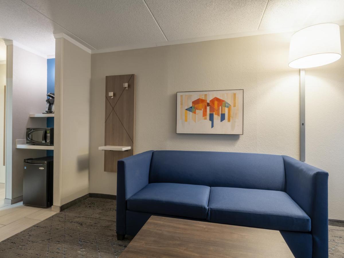 Holiday Inn Express & Suites Greensboro - I-40 Atwendover By Ihg Экстерьер фото