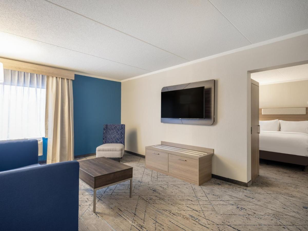 Holiday Inn Express & Suites Greensboro - I-40 Atwendover By Ihg Экстерьер фото