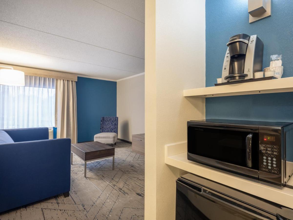 Holiday Inn Express & Suites Greensboro - I-40 Atwendover By Ihg Экстерьер фото
