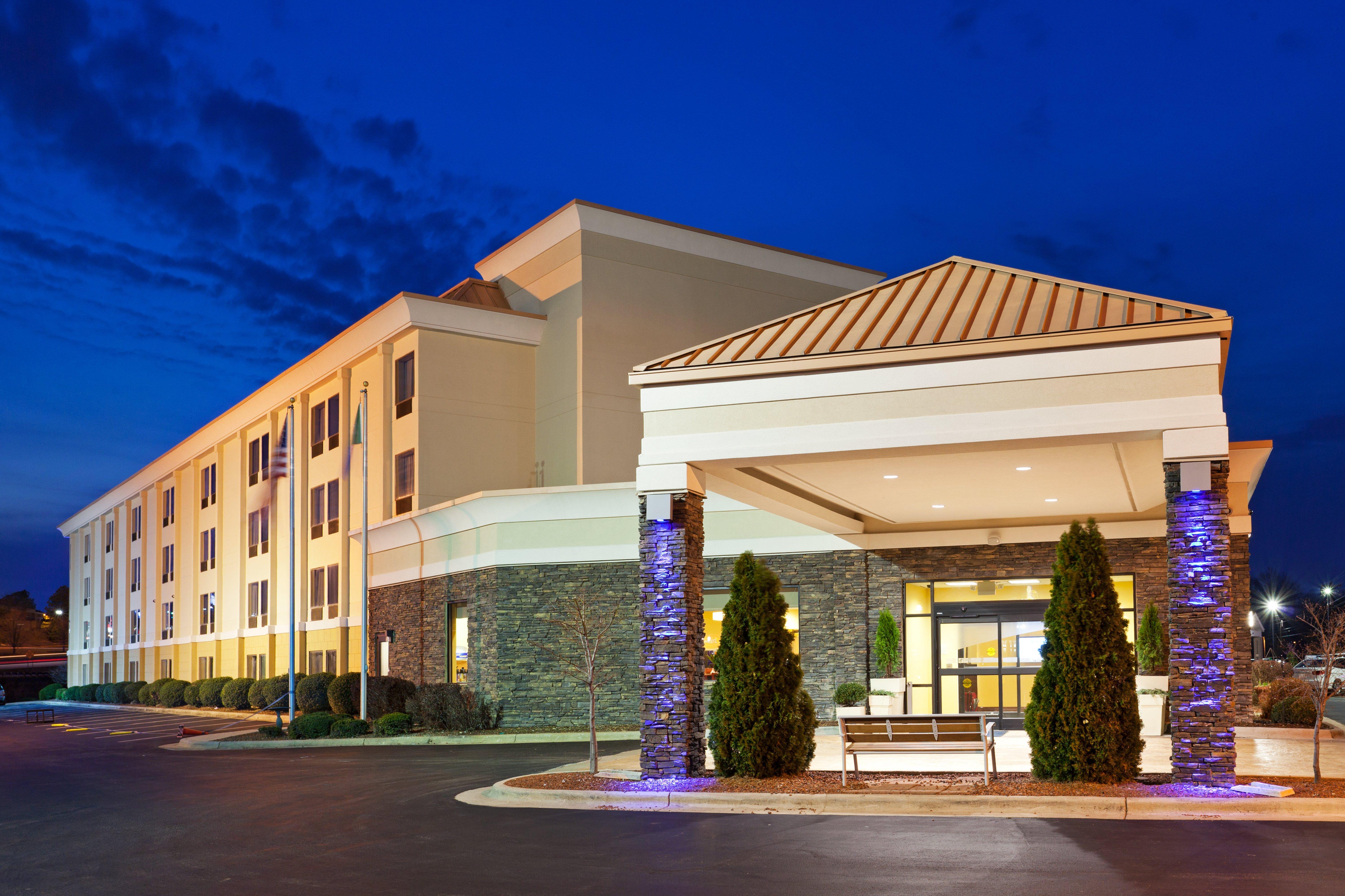 Holiday Inn Express & Suites Greensboro - I-40 Atwendover By Ihg Экстерьер фото